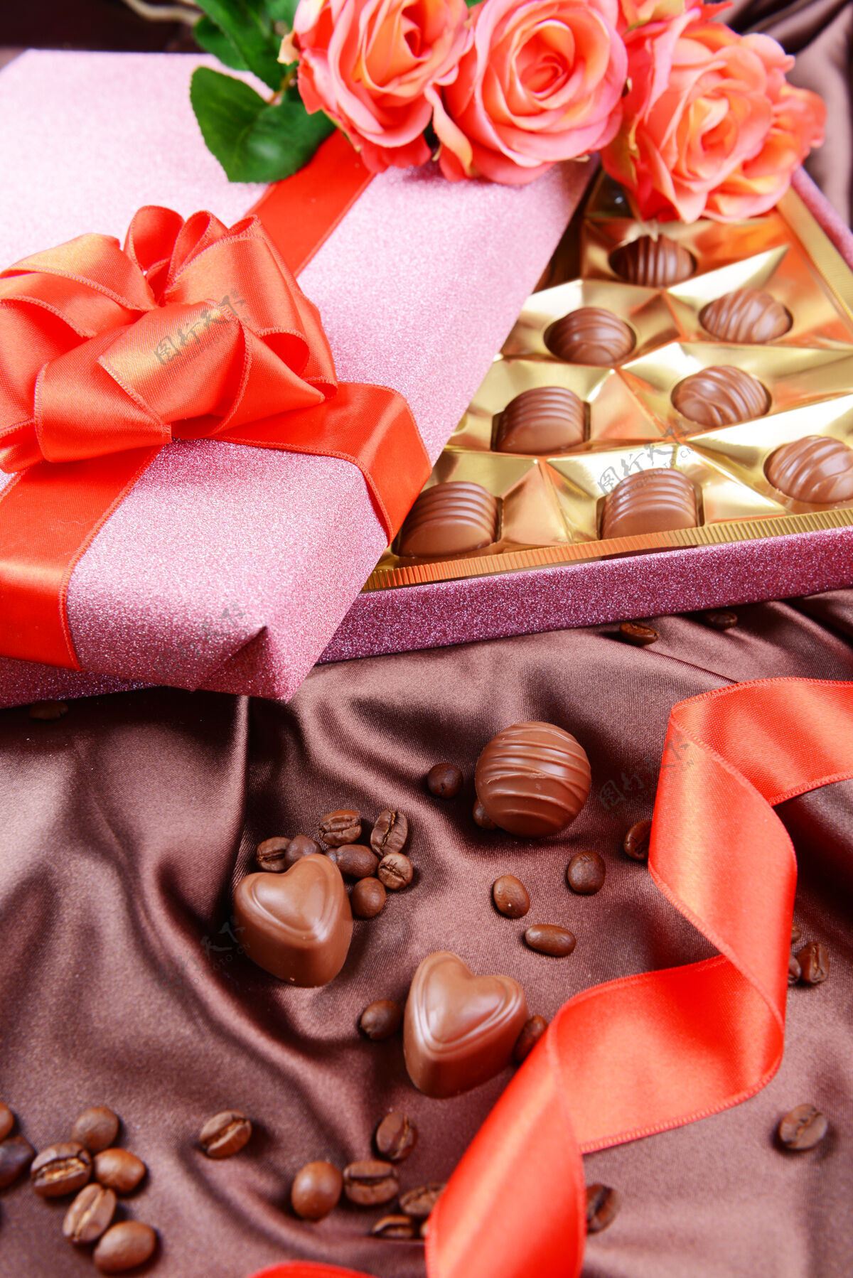 小鲜花盒装美味巧克力盒子情人节糖果