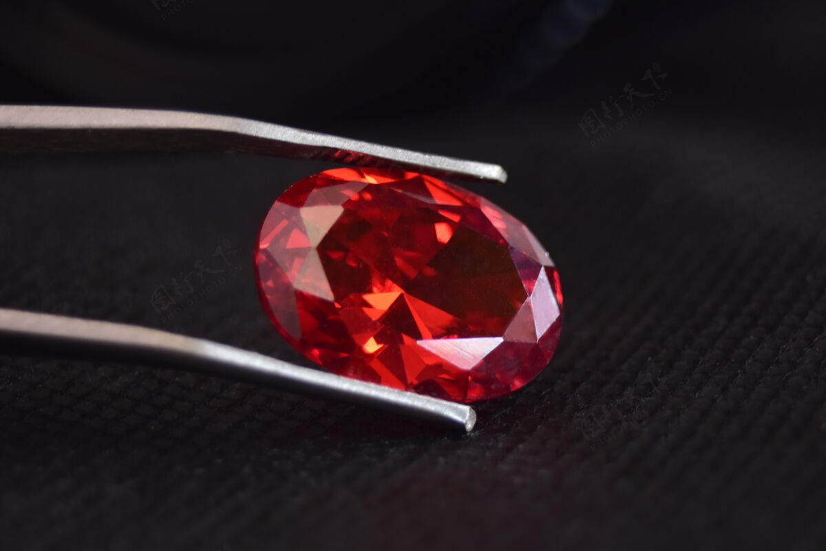 珠宝美丽的红宝石稀有奢侈品特写宝石