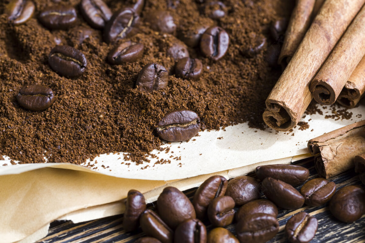 特写芳香的咖啡豆咖啡种子深色