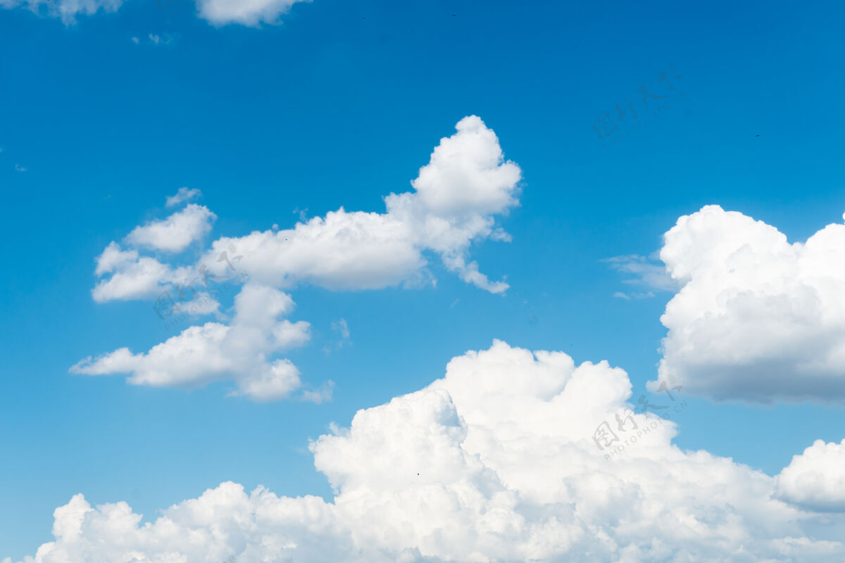 风景蓝色的天空背景和美丽的云天堂气候太阳