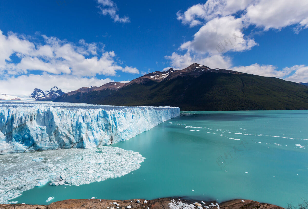 野生阿根廷的佩里托莫雷诺冰川冰大阿根廷