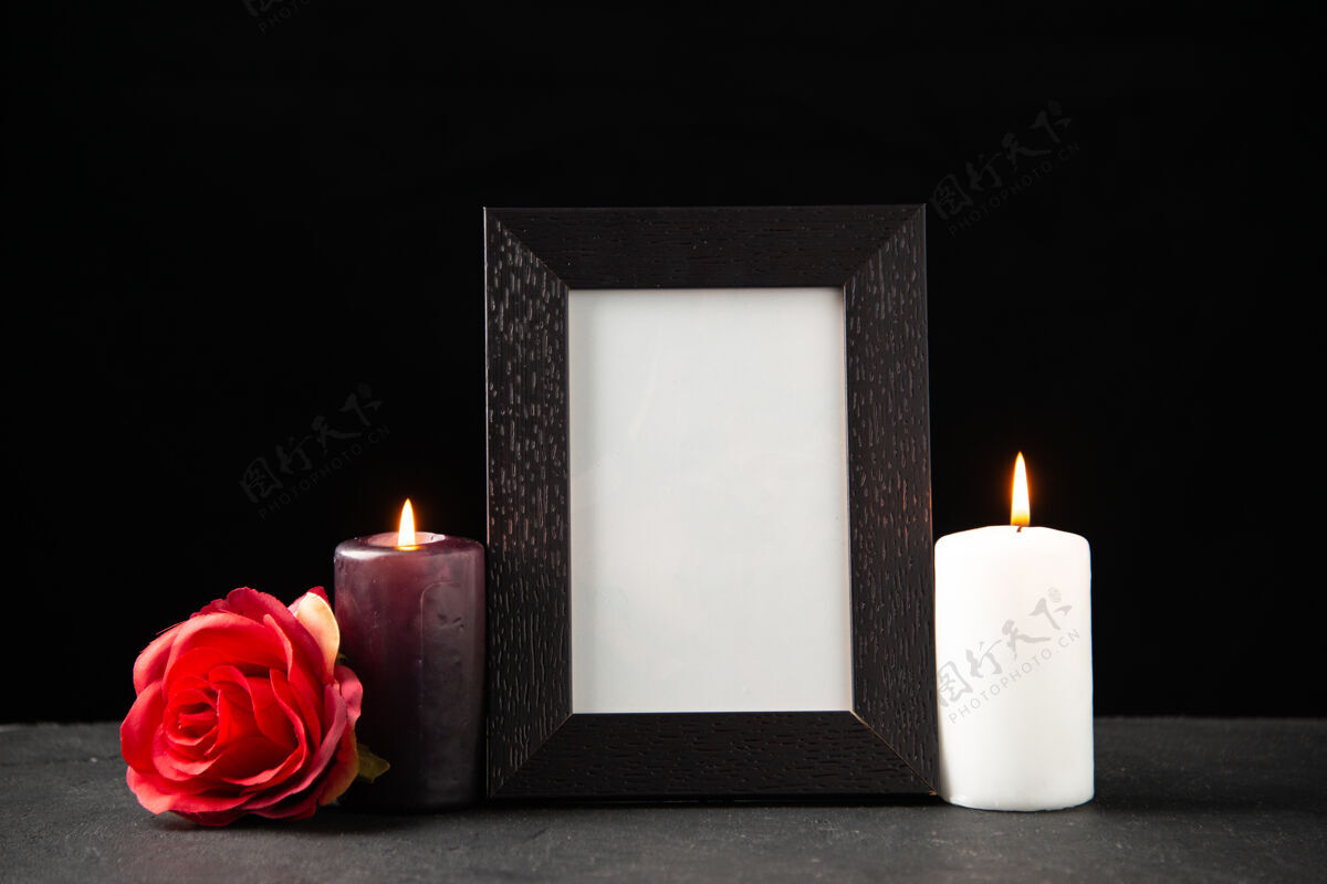 死亡黑色蜡烛相框的前视图火焰葬礼光