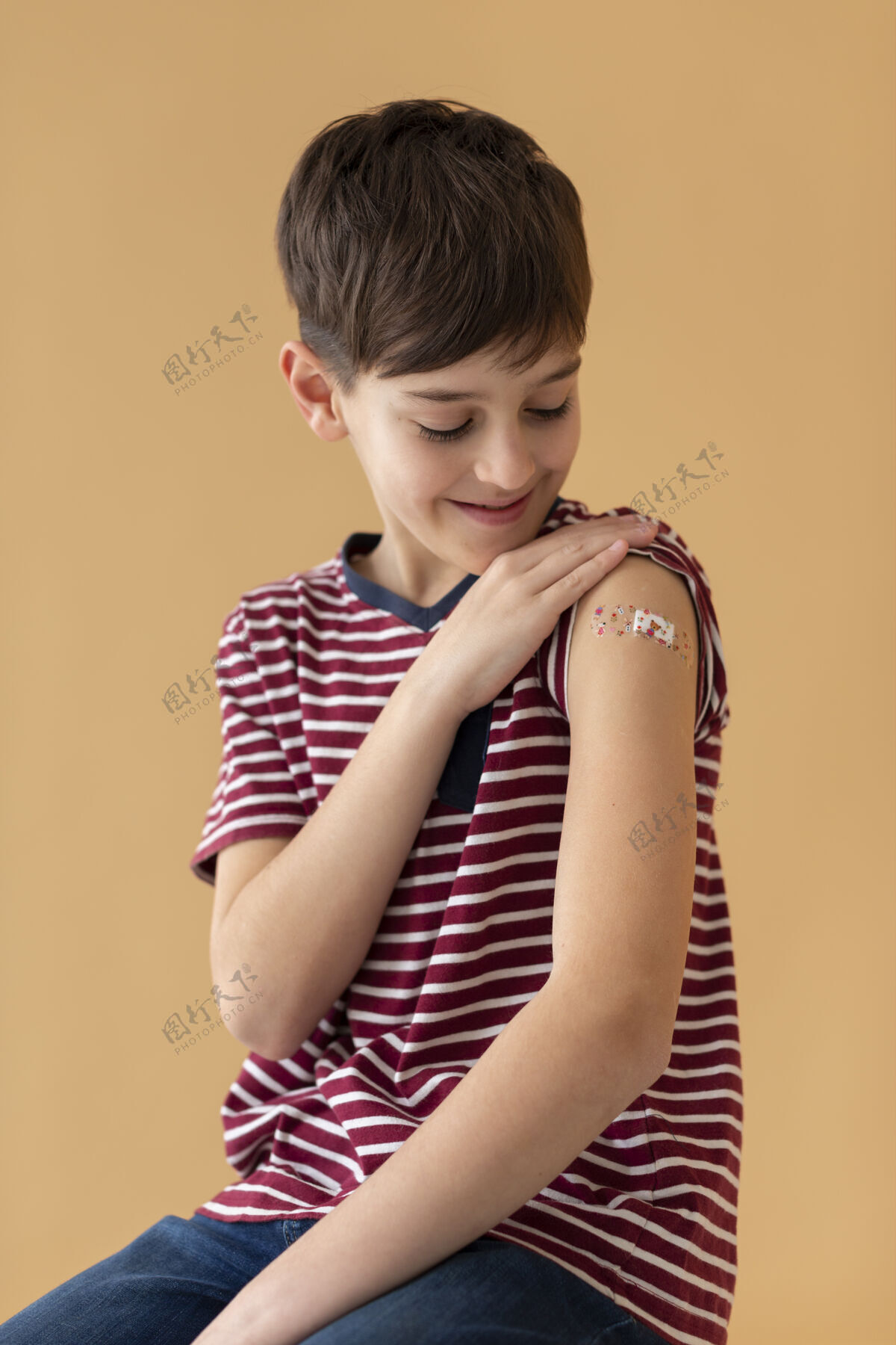 保健接种疫苗后中枪笑脸小子垂直医学中枪