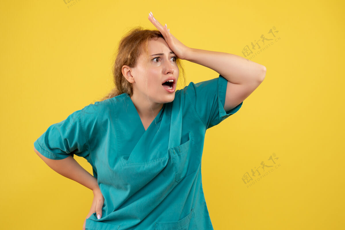 健康前视女医生穿着医用衬衫紧张 护士医院医护人员颜色健康紧张护士女医生