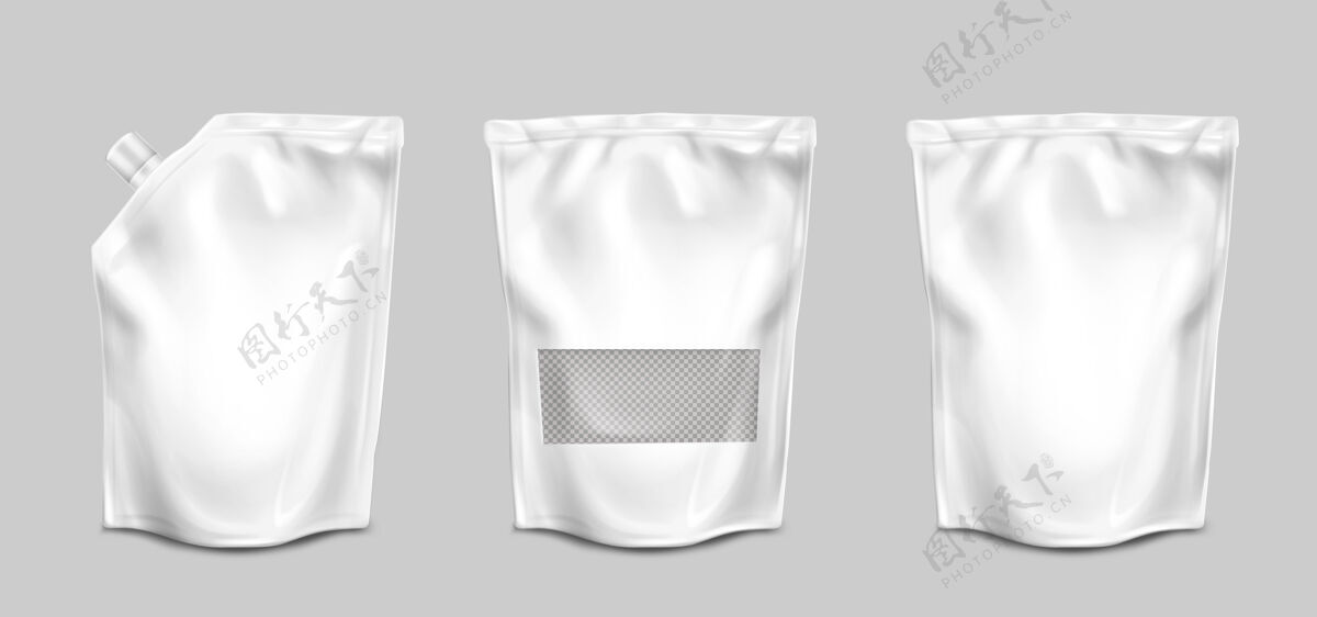 空白铝箔袋与喷嘴和透明表面前视图袋透明香囊