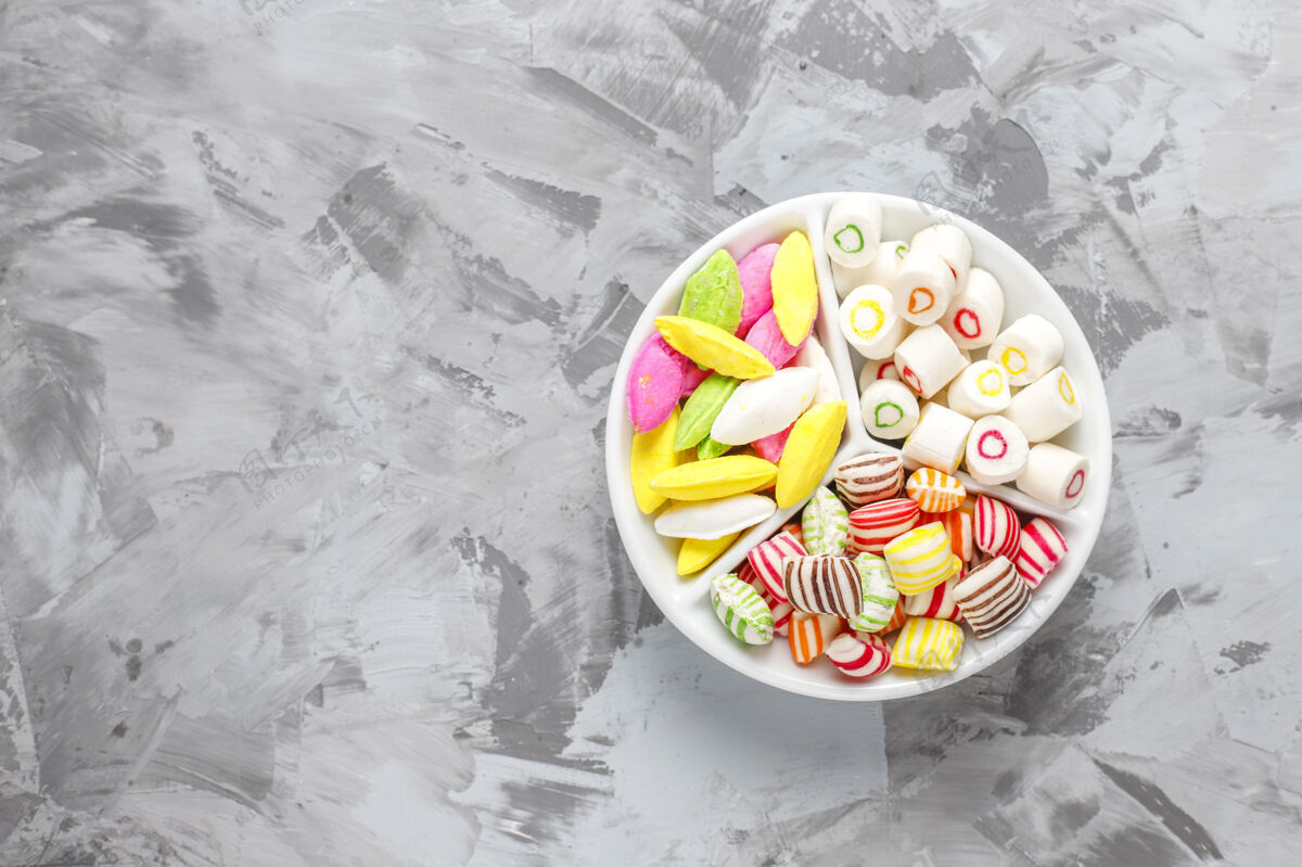 节食五颜六色的糖果 果冻和果酱 不健康的糖果五颜六色的糖果许多不健康