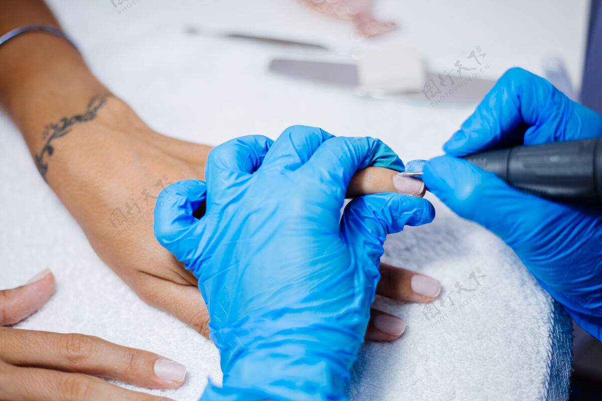 指甲美手美手指甲护理制作工艺专业指甲锉刀操作美手护理理念治疗过程宠爱